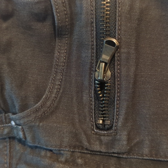 Divided skinny khaki denim. Barely worn - Picture 5 of 5